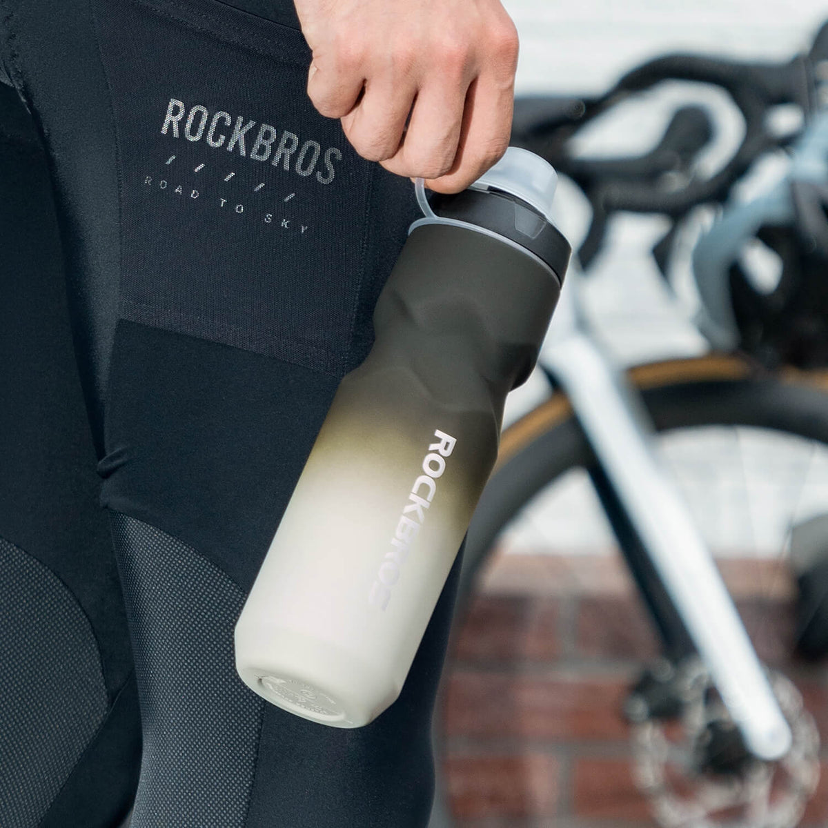 ROCKBROS Botella de bicicleta con cierre Pull-Top a prueba de fugas 600/750ml