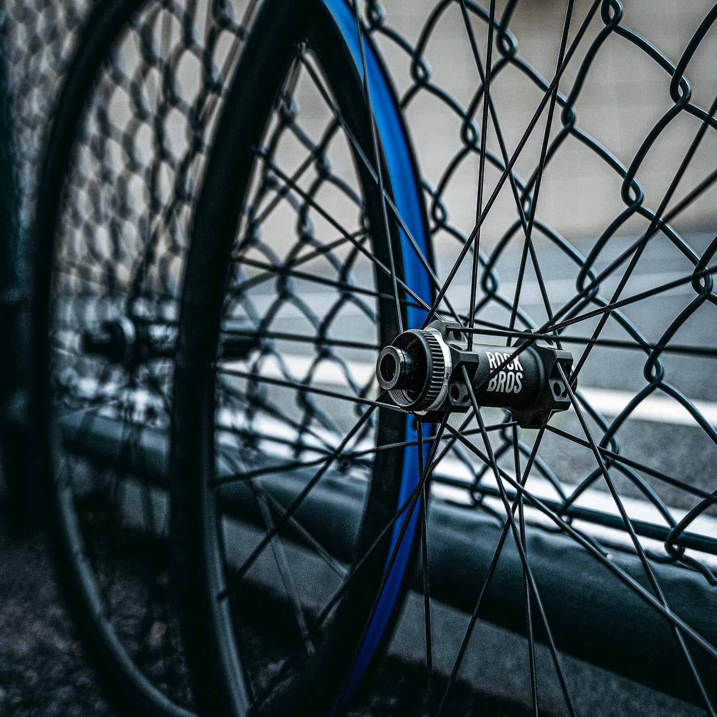 Juego de ruedas de carbono 700C de 38 mm con freno de disco y eje pasante para bicicleta de carretera ROCKBROS