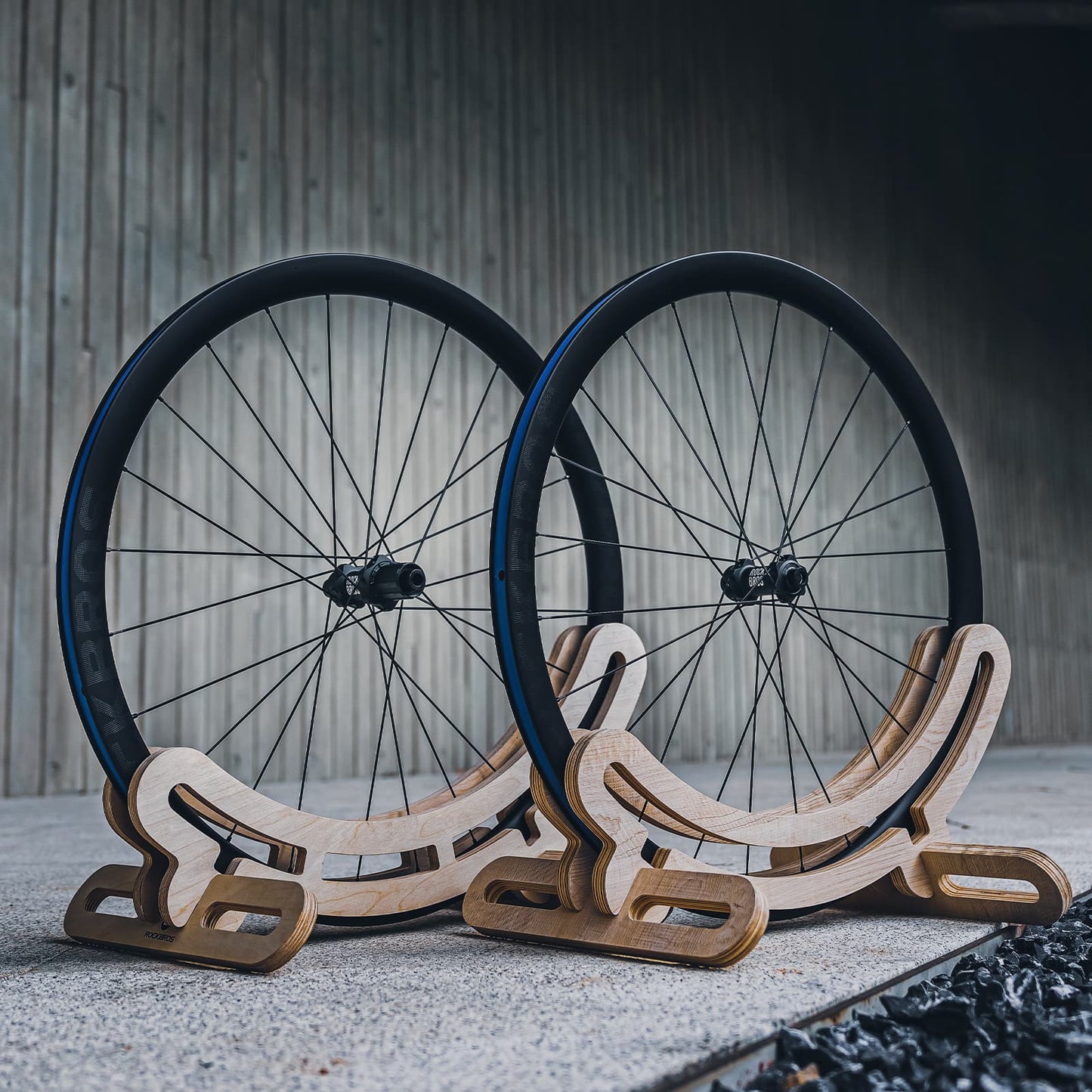 Juego de ruedas de carbono 700C de 38 mm con freno de disco y eje pasante para bicicleta de carretera ROCKBROS