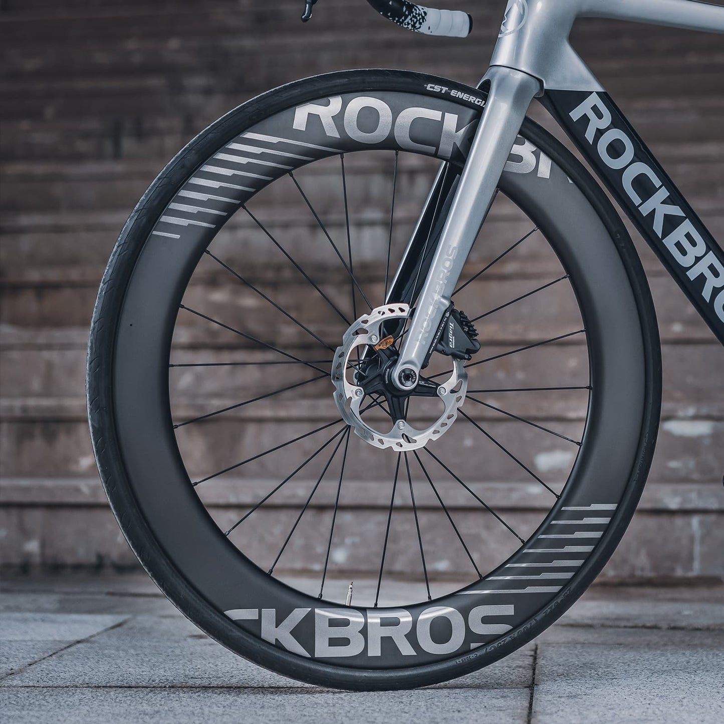 Juego de ruedas de carbono 700C de 65 mm con freno de disco y eje pasante para bicicleta de carretera ROCKBROS