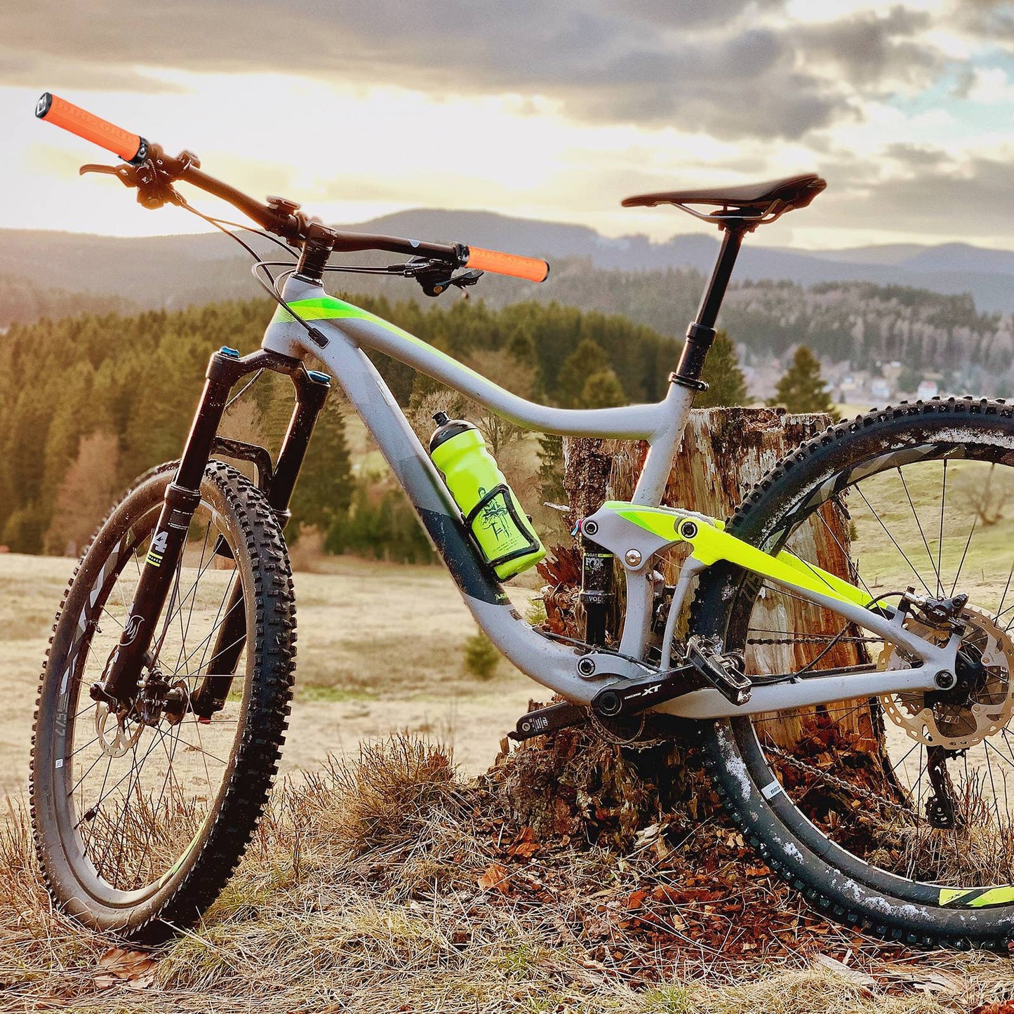 Puños de bicicleta de goma ultraligeros con diseño de bloqueo de aluminio de ROCKBROS